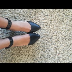 Black pump with ankle strap